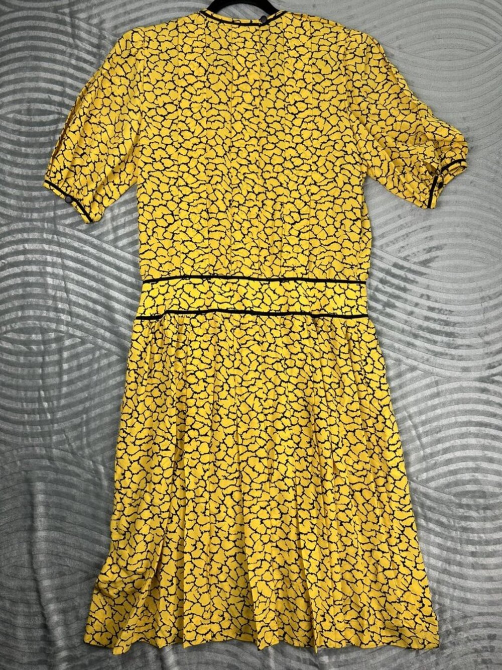 Vintage Albert Nipon Dress Yellow Black Women’s Size 10 100% Silk